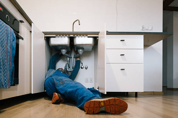 Professional Emergency Plumber technician working in Bradfordsville, KY